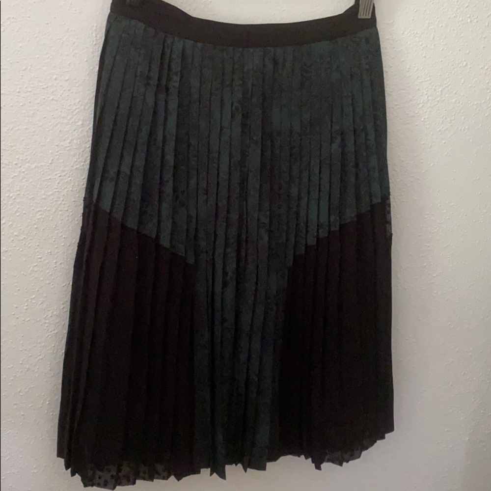 Banana Republic Midi Pleated Skirt NWOT (4)